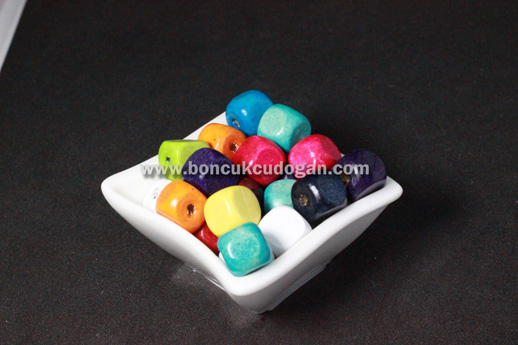 KARIŞIK RENKLİ TAHTA Kare 12x12mm
