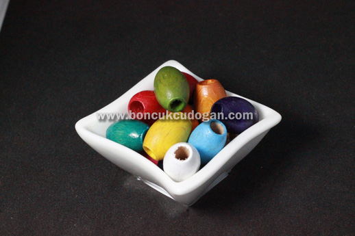 KARIŞIK RENKLİ TAHTA Oval 2cm